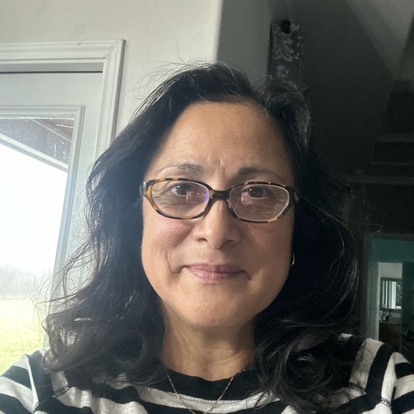 Meet your Posher, Esther - Picture 6 of 8